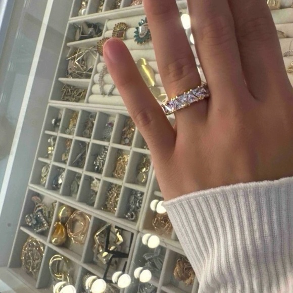 Gold or Silver “Hailey” 💎 Eternity Ring (multiple sizes) - Picture 10 of 11